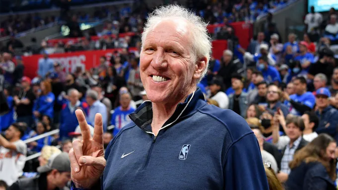 Band Dead & Company pays tribute to Bill Walton