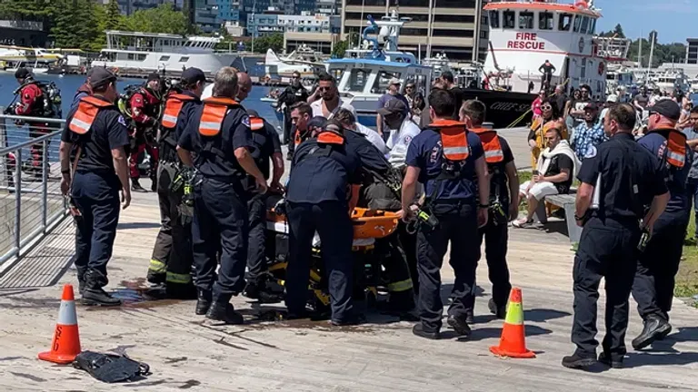 Seattle Fire Department Headquarters Rescues Distressed Swimmer in Lake Union